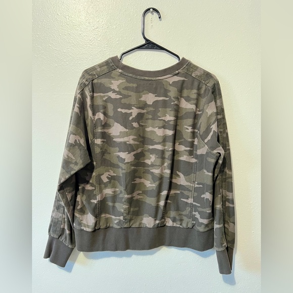 Athleta Camouflage Farallon Crewneck Top - Large - Picture 3 of 9